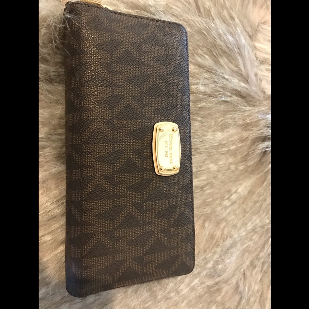 Michael Kors wallet